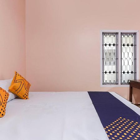 Spot On 68111 Jeena Motels Kollam Eksteriør bilde