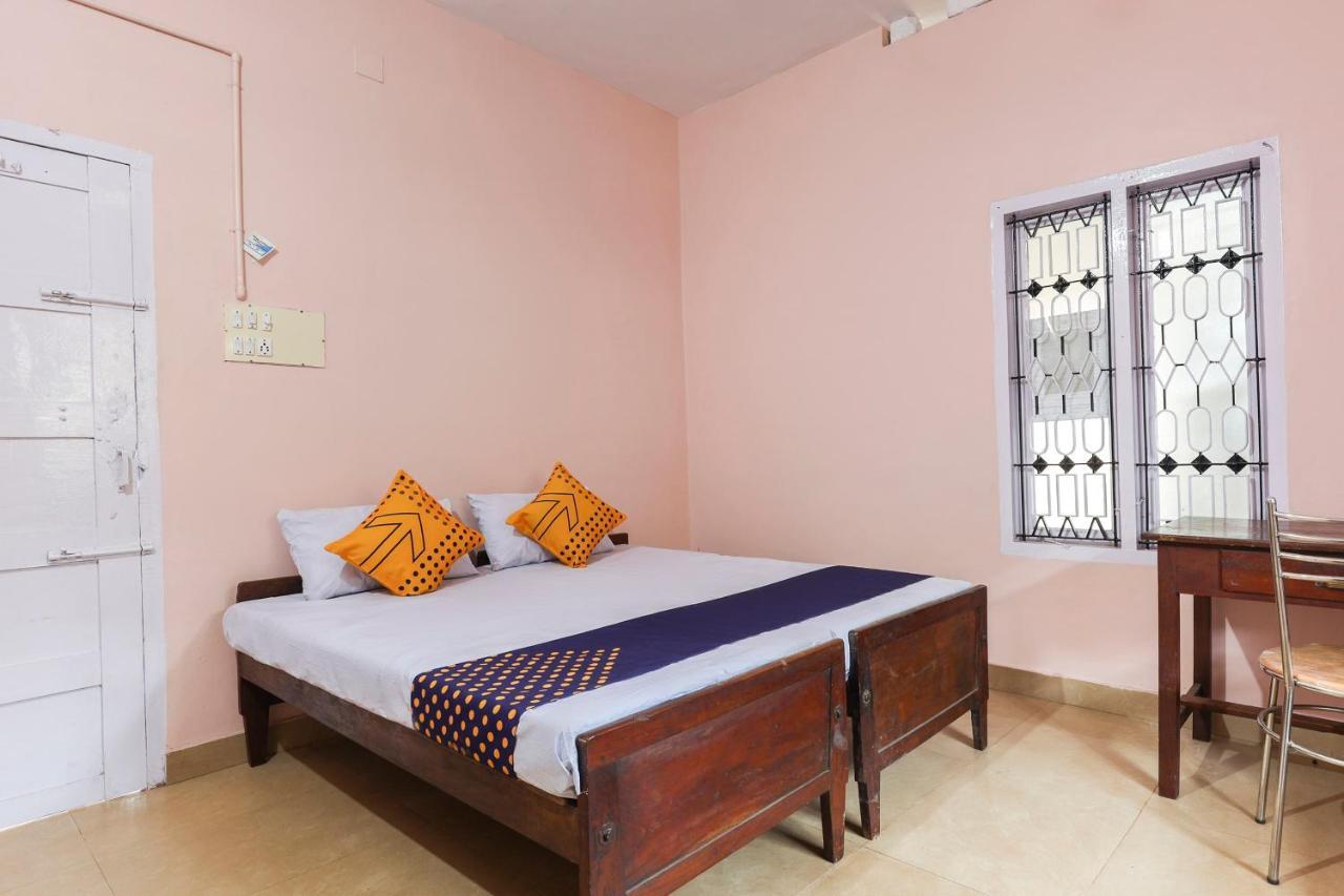 Spot On 68111 Jeena Motels Kollam Eksteriør bilde