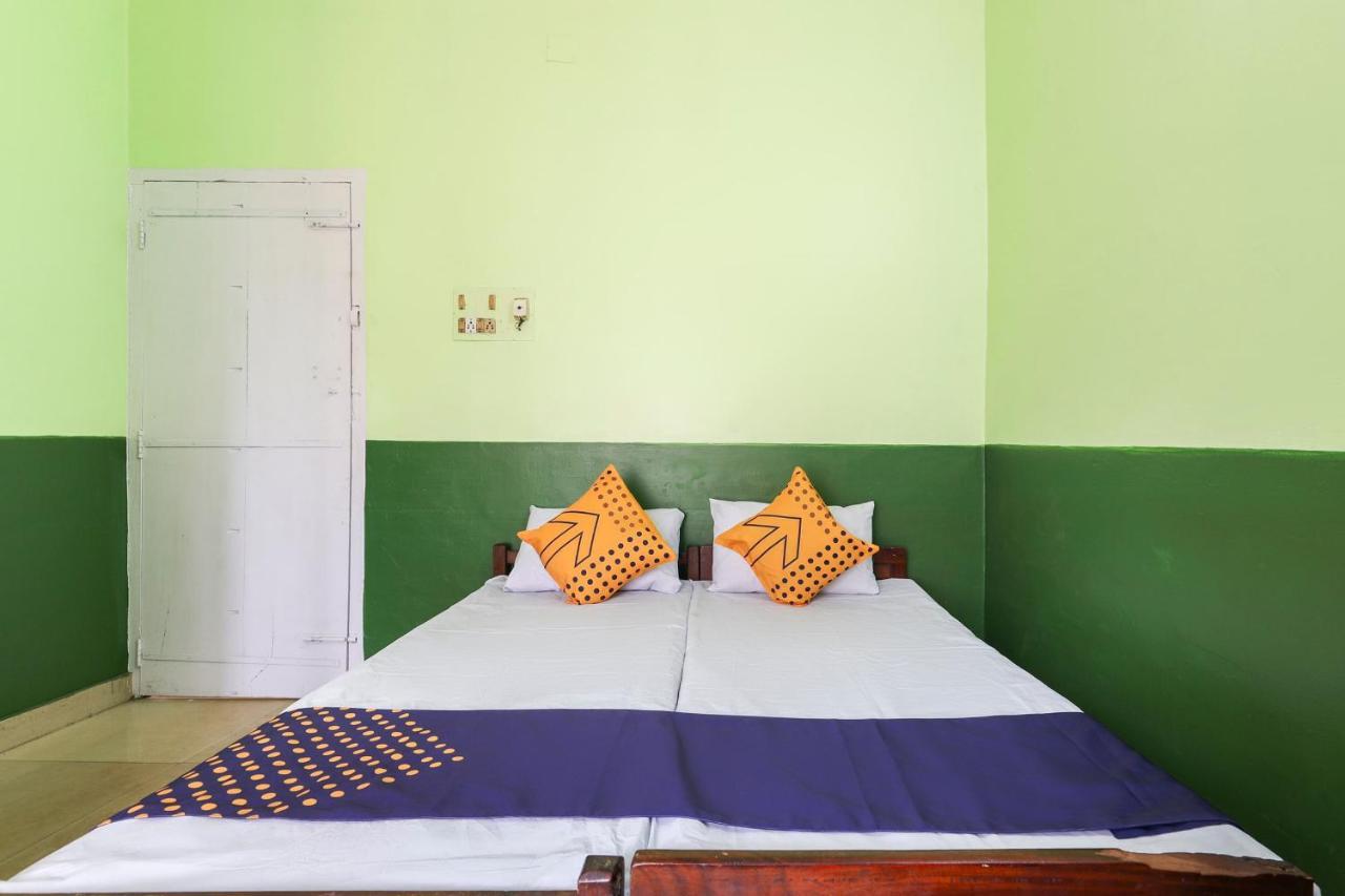 Spot On 68111 Jeena Motels Kollam Eksteriør bilde