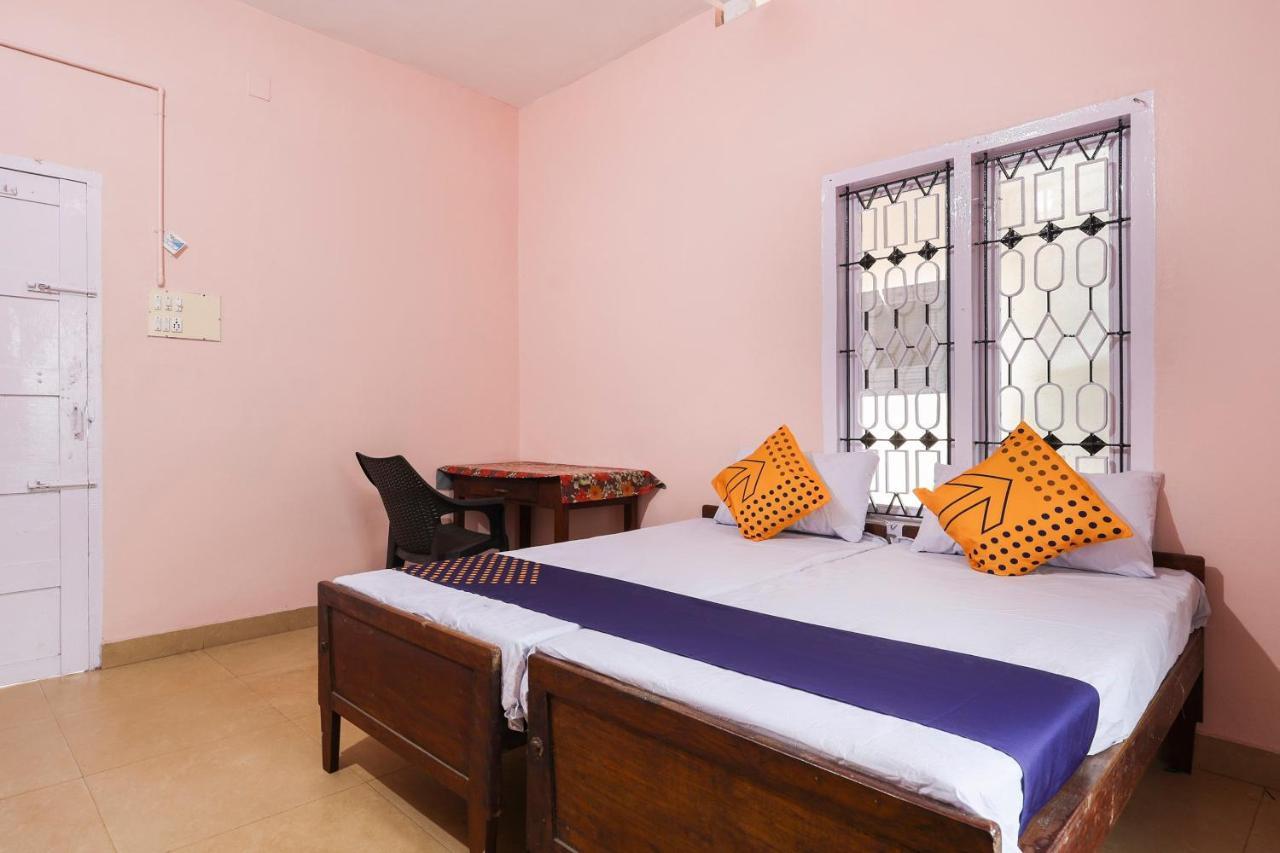 Spot On 68111 Jeena Motels Kollam Eksteriør bilde